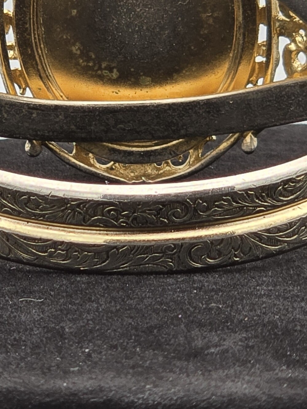 Vintage Signed Whiting & Davis Large Cameo Hinged Cuff Bracelet Good Condition - Picture 7 of 12